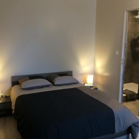 Studio Proche Gare Avec Kitchenette Et Wifi - Porte Rouge Thiviers Екстериор снимка