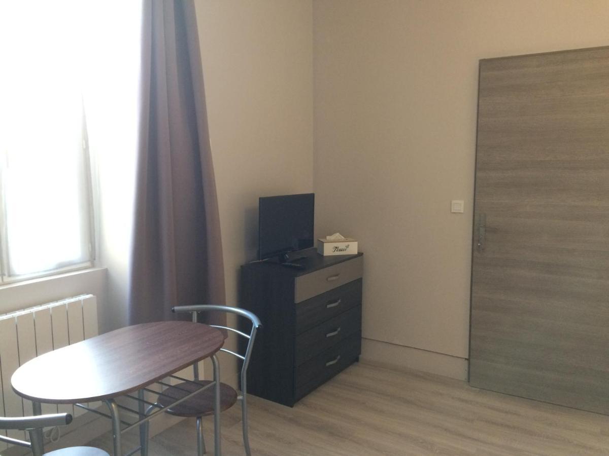 Studio Proche Gare Avec Kitchenette Et Wifi - Porte Rouge Thiviers Екстериор снимка