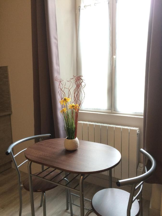 Studio Proche Gare Avec Kitchenette Et Wifi - Porte Rouge Thiviers Екстериор снимка